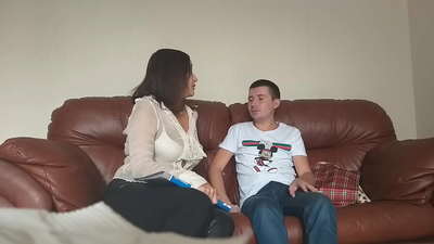 Häbelik õpilane nusib küllastunud õpetajat (Milf Alina Tumanova)