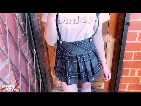 ❤️ Koolitüdruk imeb sügavalt oma riista ja kuratab klasside asemel. Porno at us